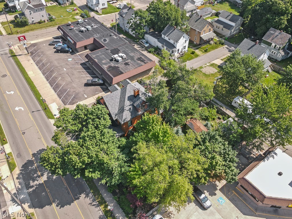 740 S Union Avenue Property Photo 28