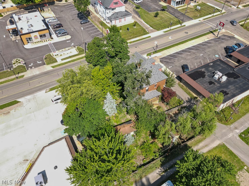 740 S Union Avenue Property Photo 31