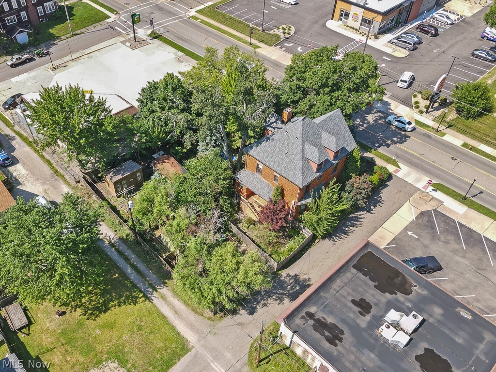 740 S Union Avenue Property Photo 33