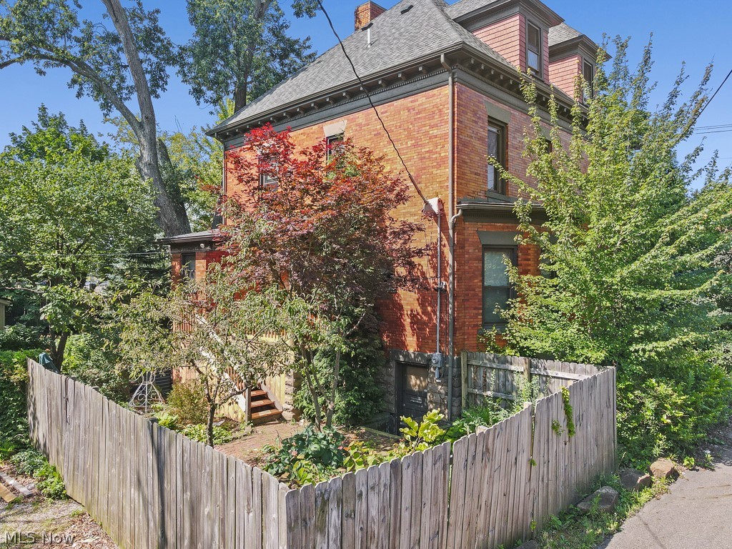 740 S Union Avenue Property Photo 40
