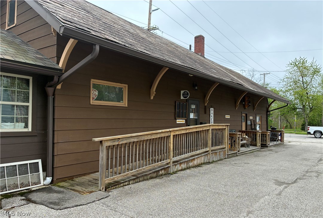 75 E Broad Street Property Photo 2