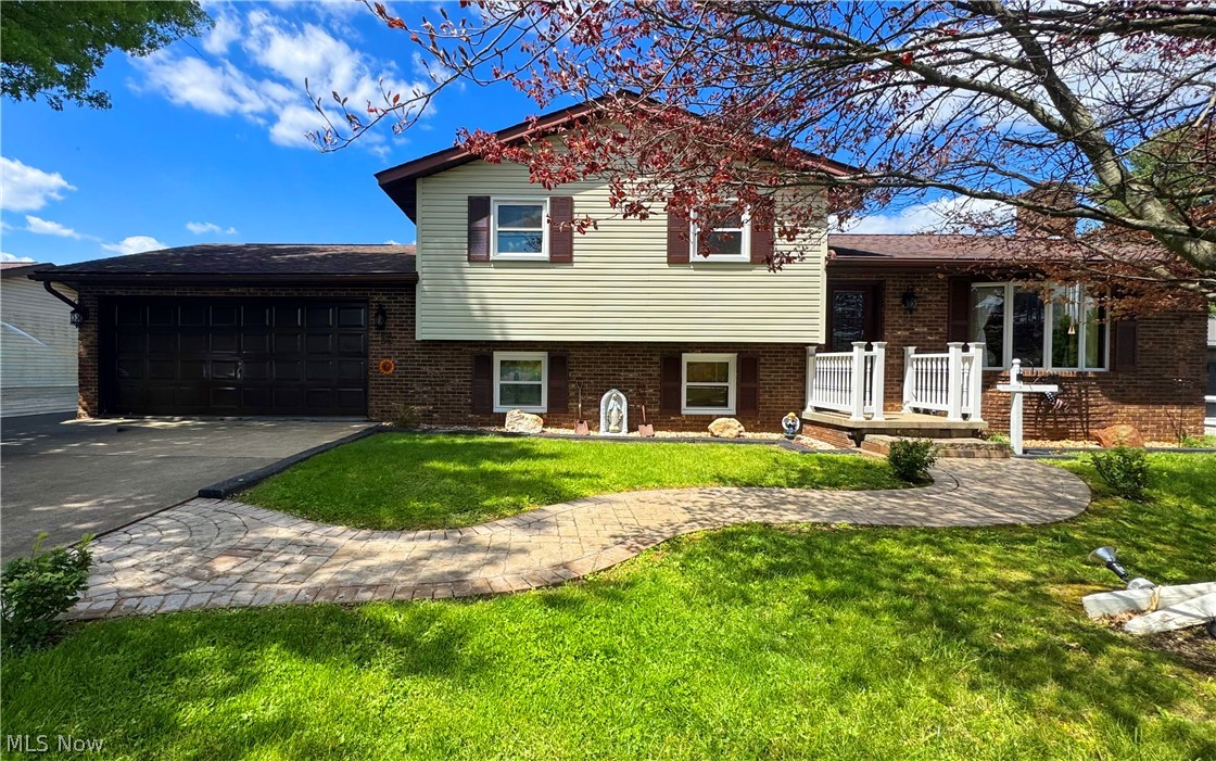 25 Oak Drive Property Photo 1
