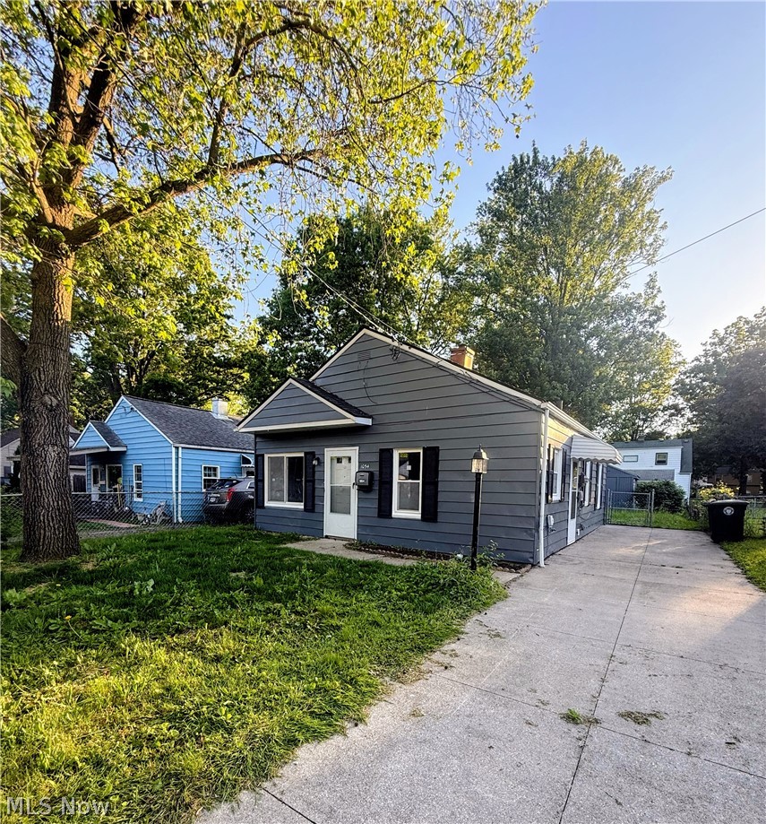 1054 Merton Avenue Property Photo 1