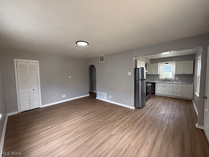 1054 Merton Avenue Property Photo 9