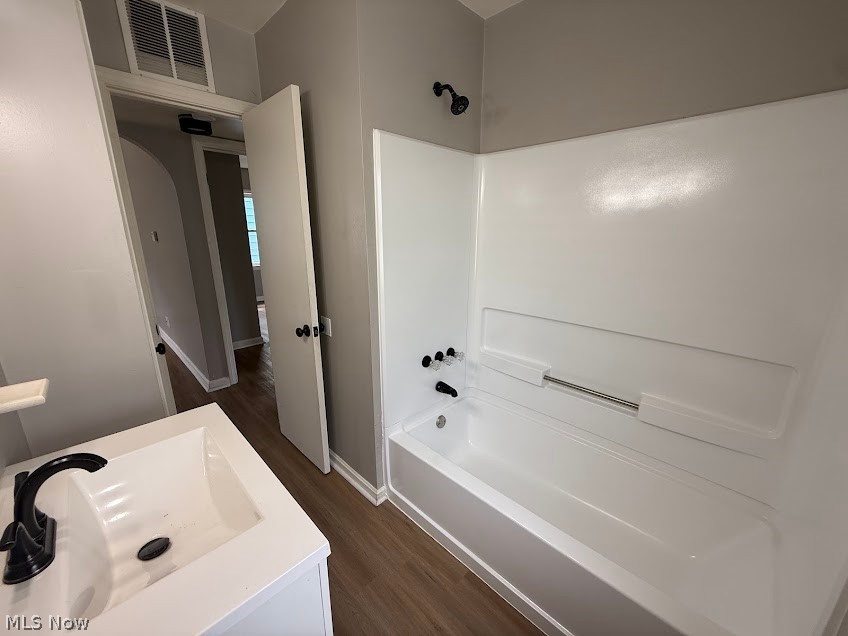 1054 Merton Avenue Property Photo 11