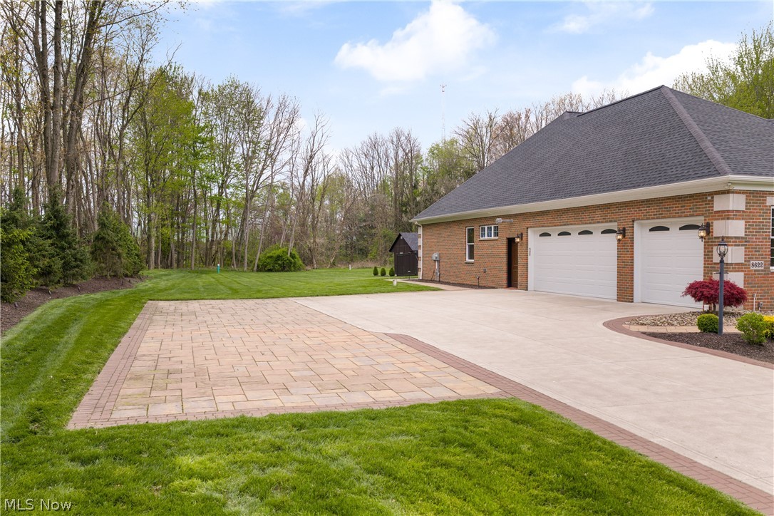 8622 Hunters Ridge Run Property Photo 3