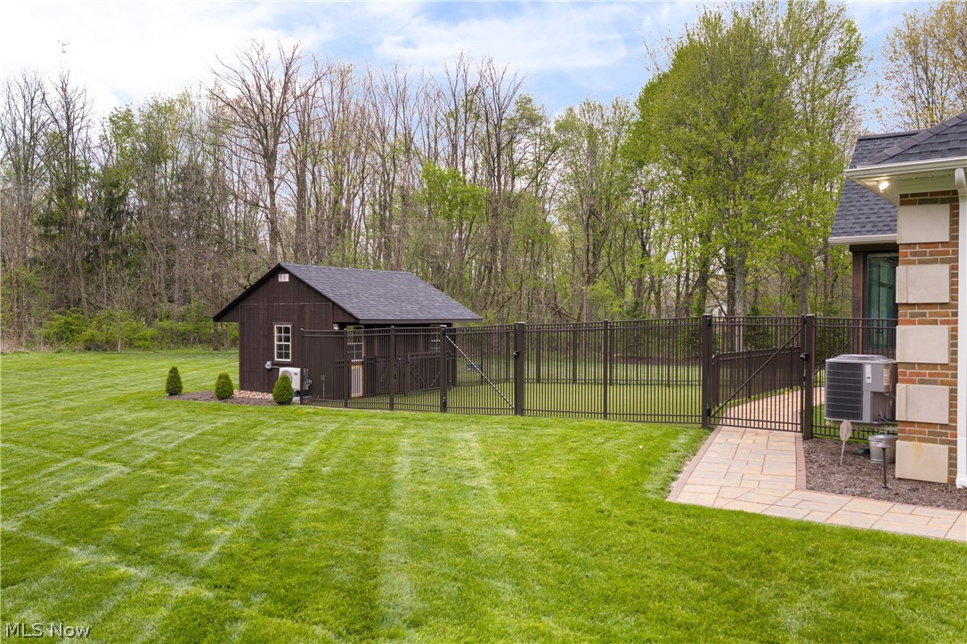 8622 Hunters Ridge Run Property Photo 12