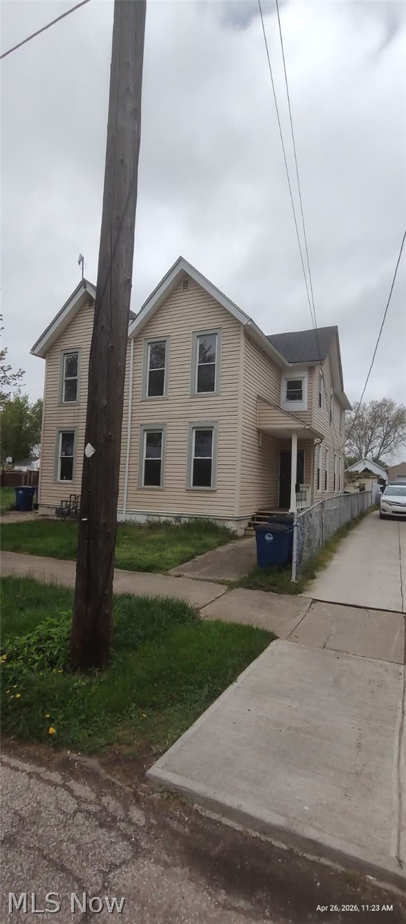 1410 E 45th Street Property Photo 3