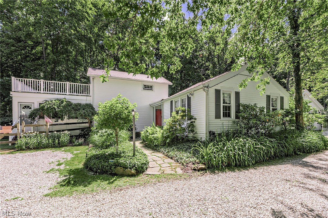 15879 Hemlock Road Property Photo 1