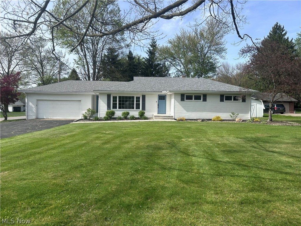 8815 King Graves Road Ne Property Photo 1