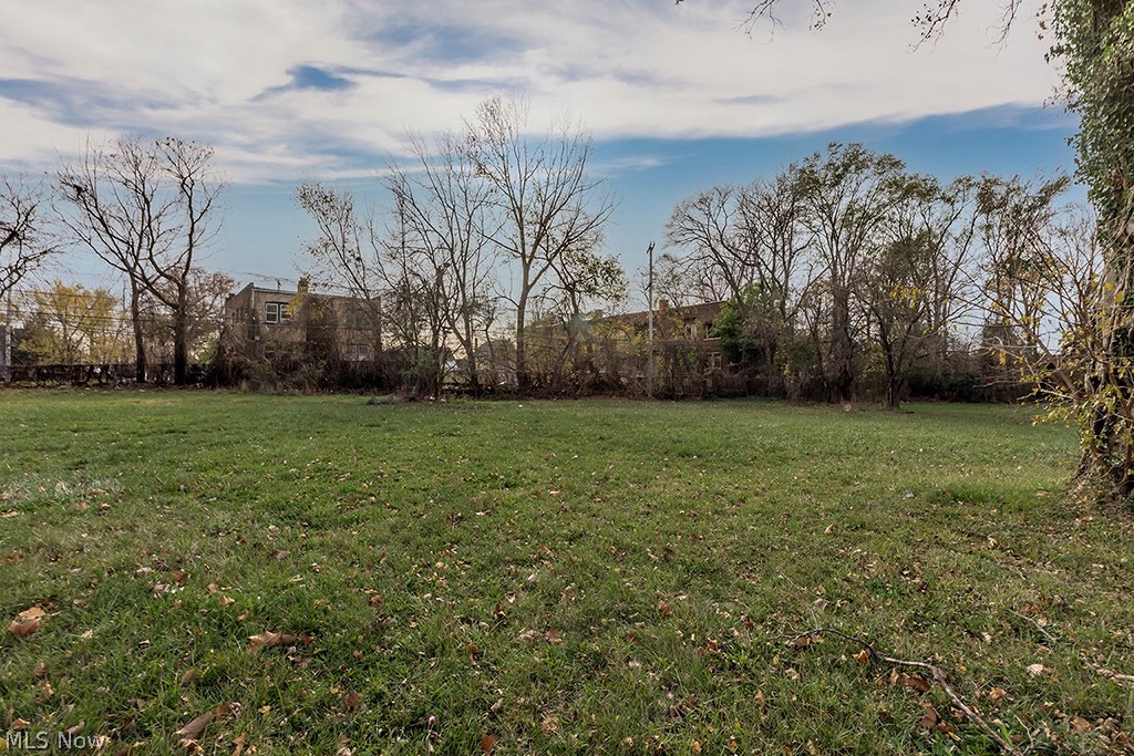 13614 Glenside Road Property Photo 2