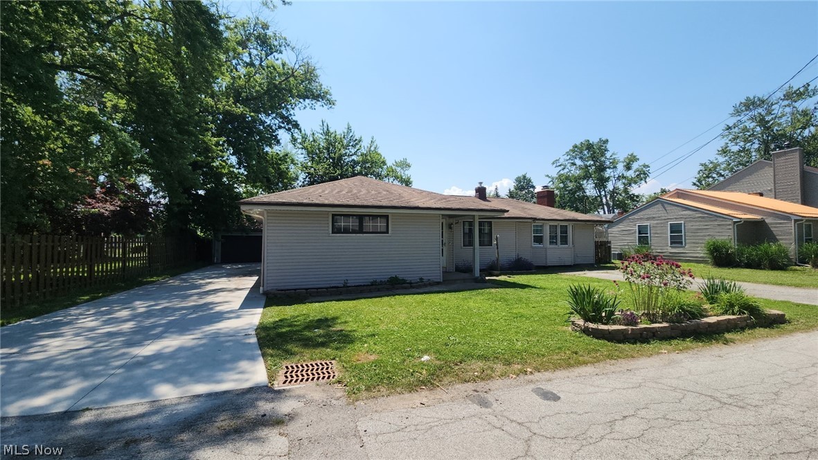35952 Lakomis Drive Property Photo 1