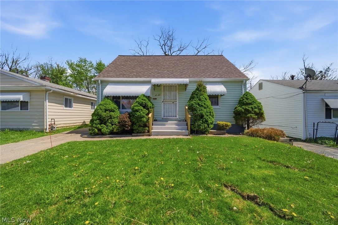4437 E 158th Street Property Photo 1