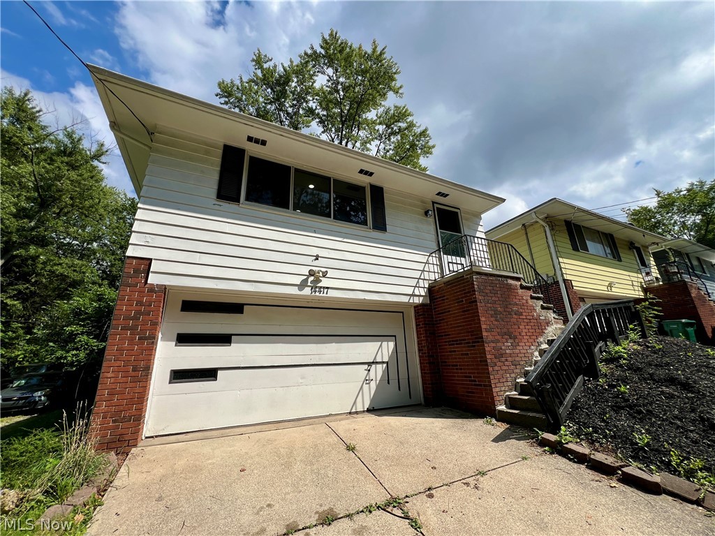 14417 Maple Avenue Property Photo 2