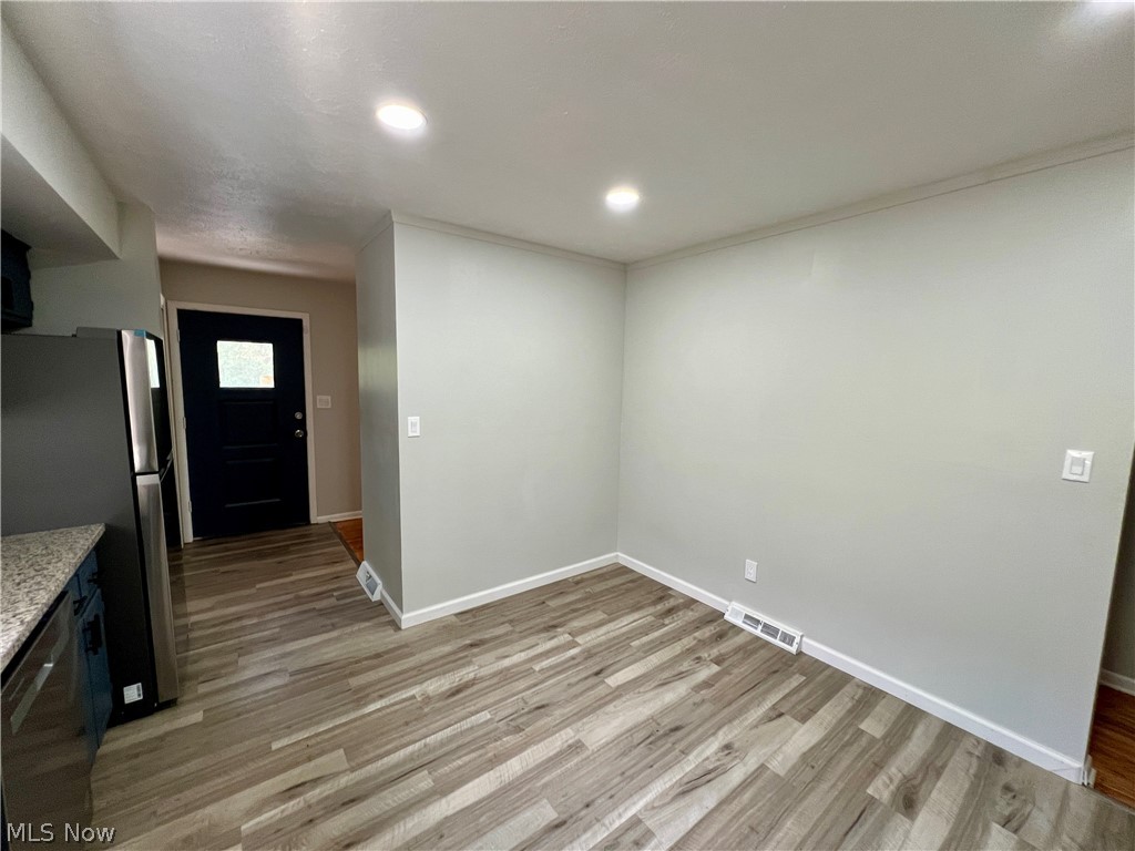 14417 Maple Avenue Property Photo 7
