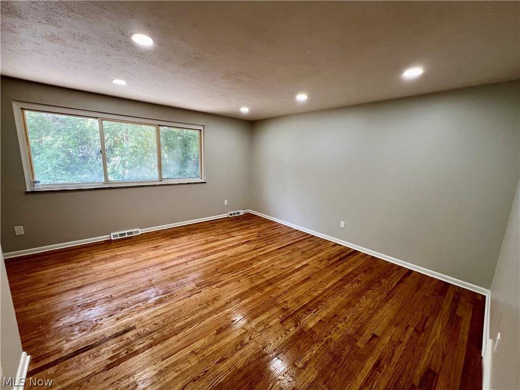 14417 Maple Avenue Property Photo 13