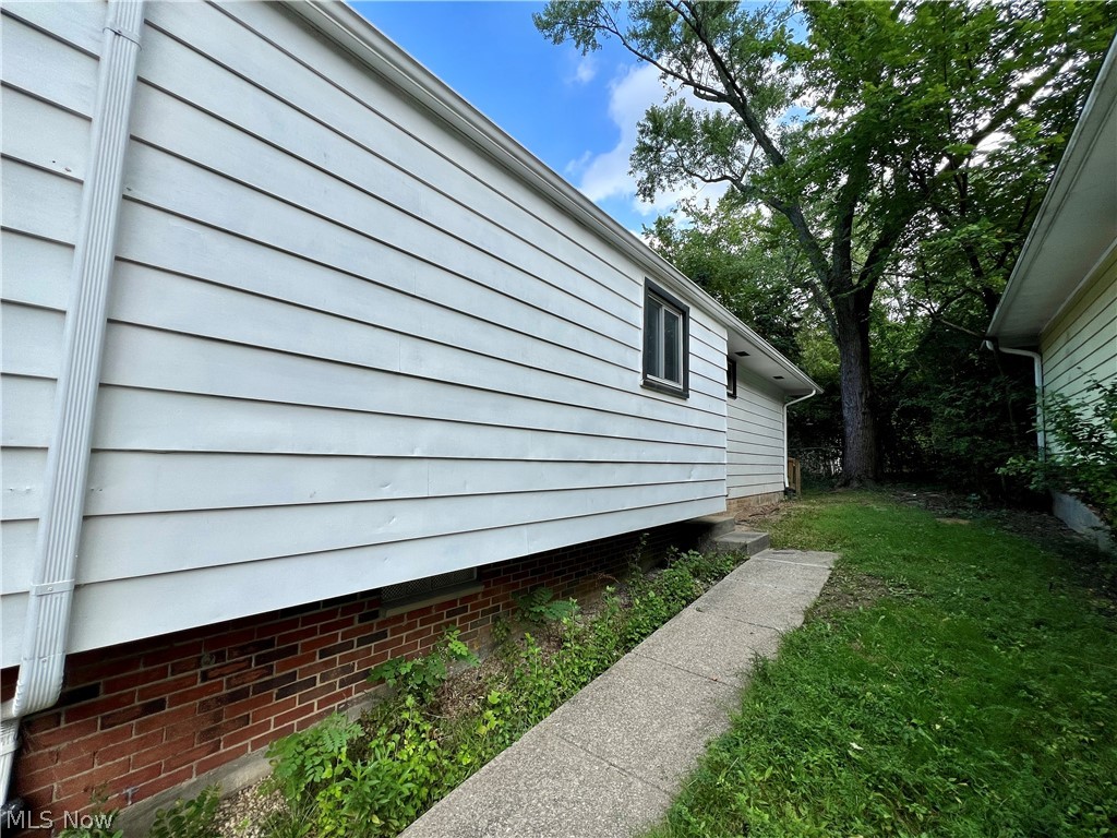14417 Maple Avenue Property Photo 22