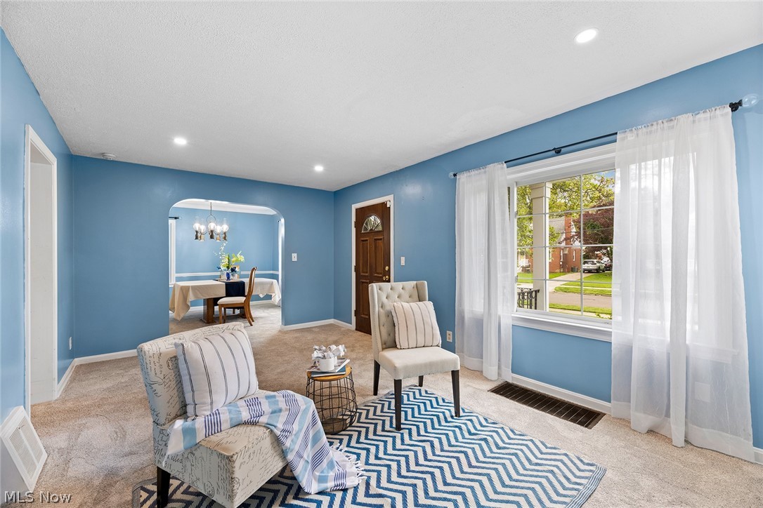 2603 Graham Avenue Property Photo 2