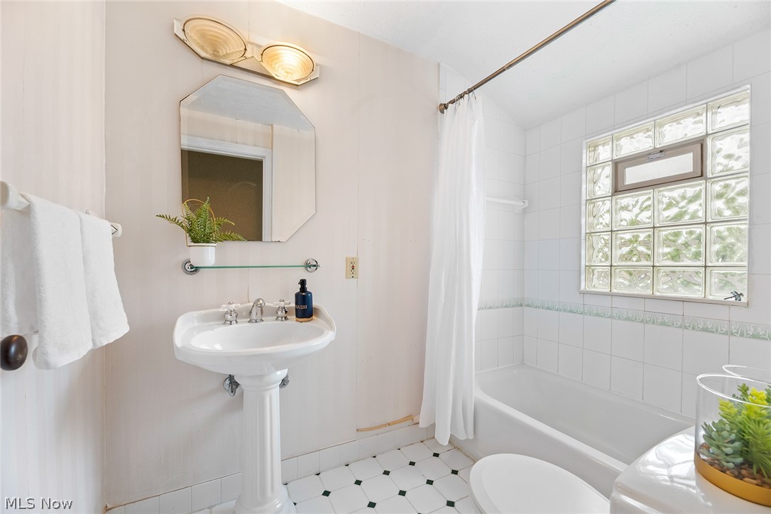 2603 Graham Avenue Property Photo 26