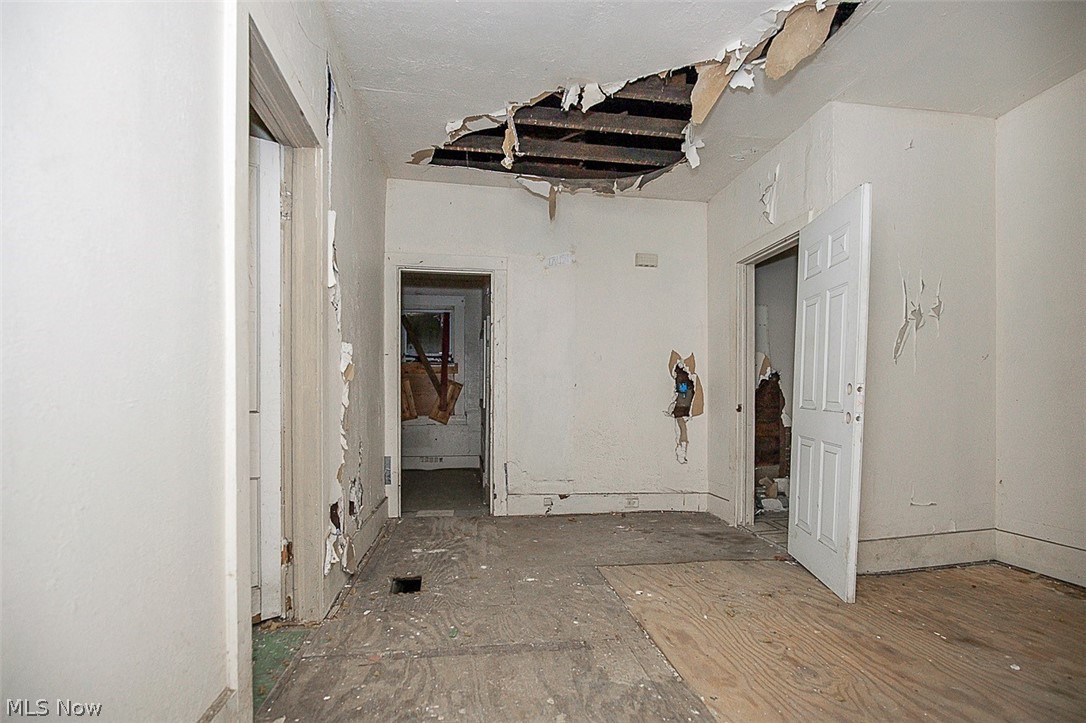 1054 E 71st Street Property Photo 2
