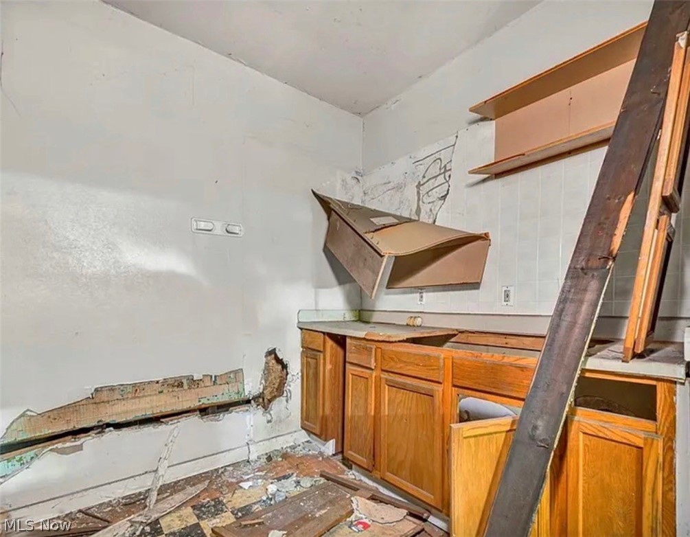 1054 E 71st Street Property Photo 5