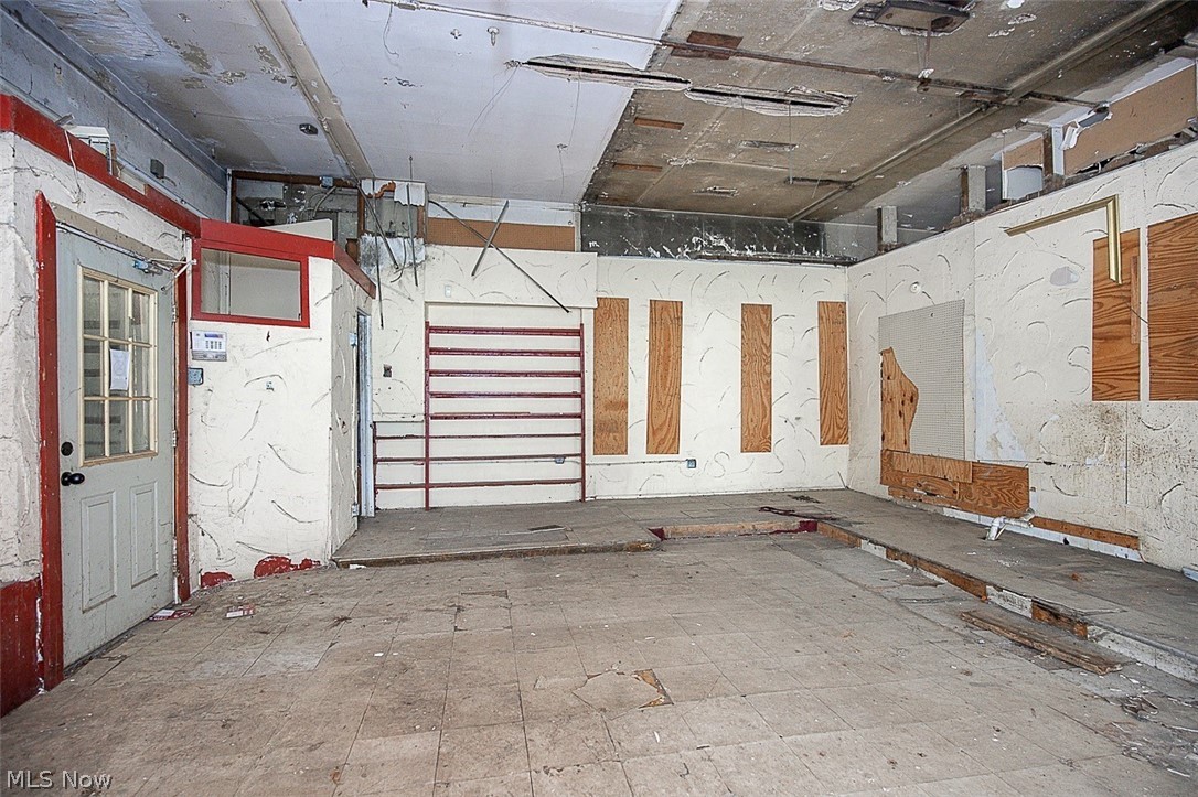 1054 E 71st Street Property Photo 8
