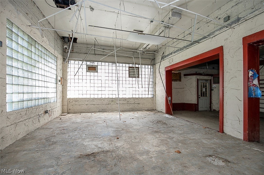 1054 E 71st Street Property Photo 11