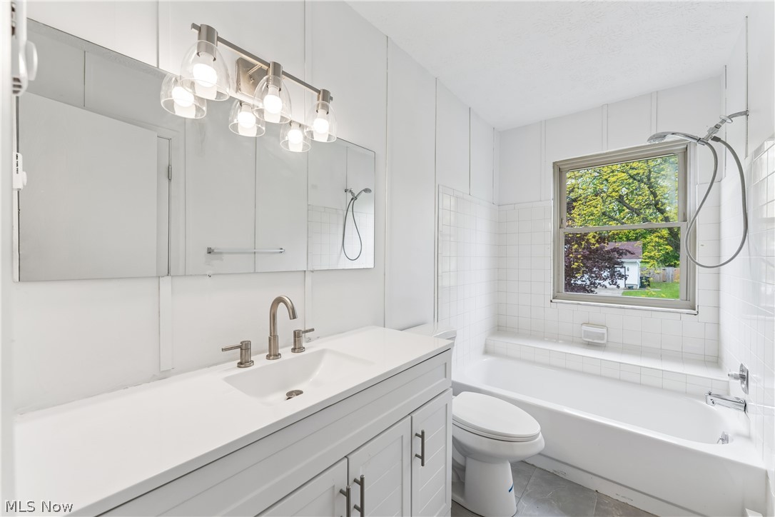 102 California Avenue Property Photo 8