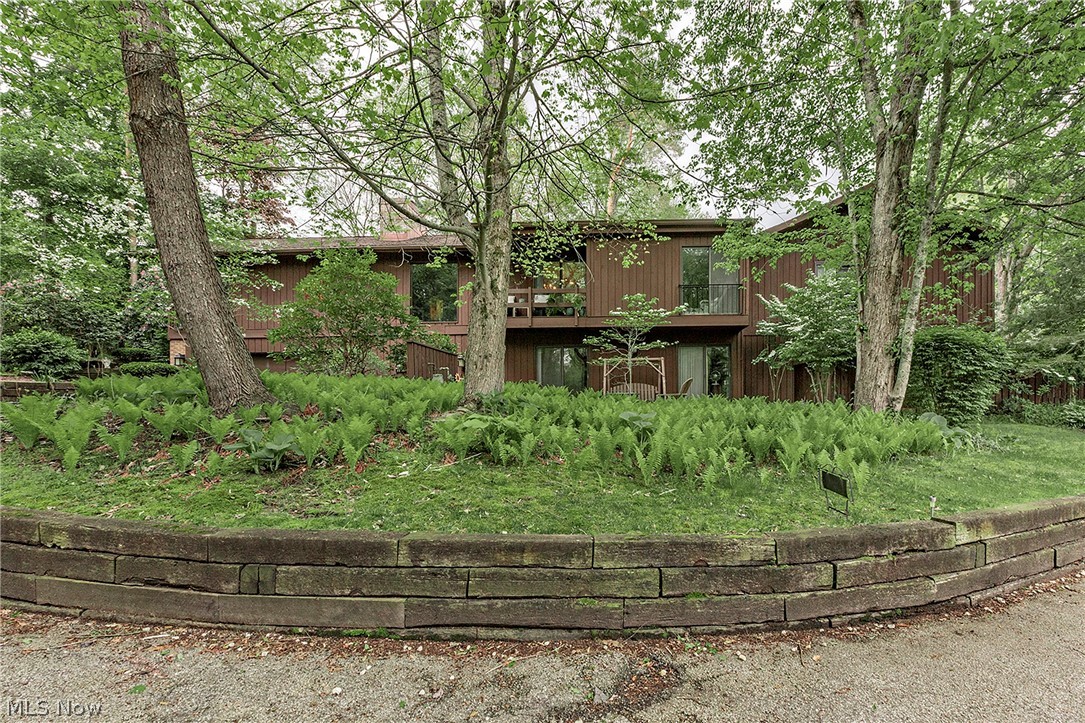 1936 Hemlock Drive Property Photo 3