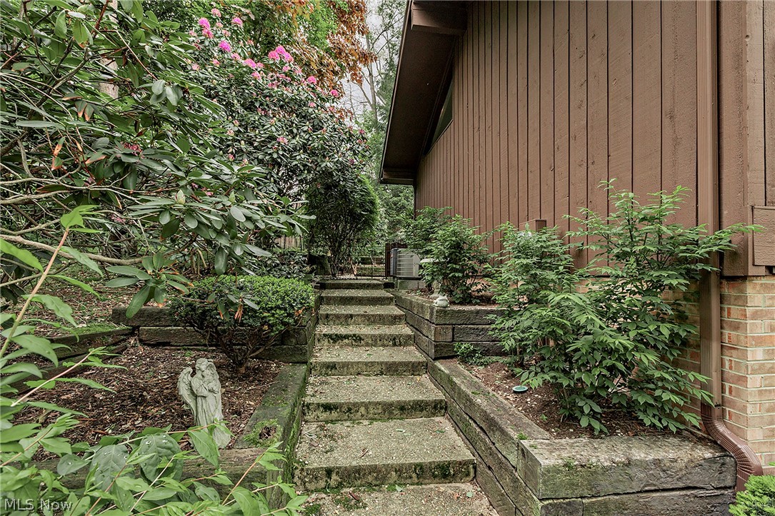 1936 Hemlock Drive Property Photo 7