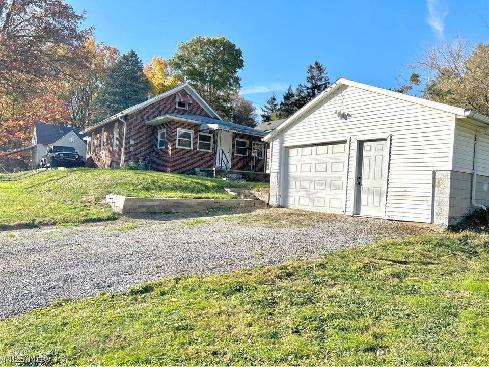 665 Gilbert Avenue Property Photo 18