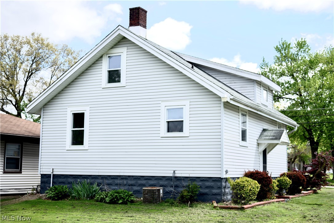 664 Tenney Avenue Property Photo 4