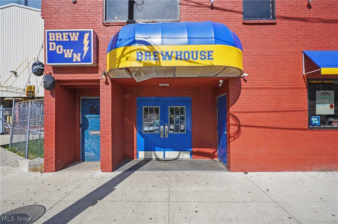 244 N Water Street Property Photo 1