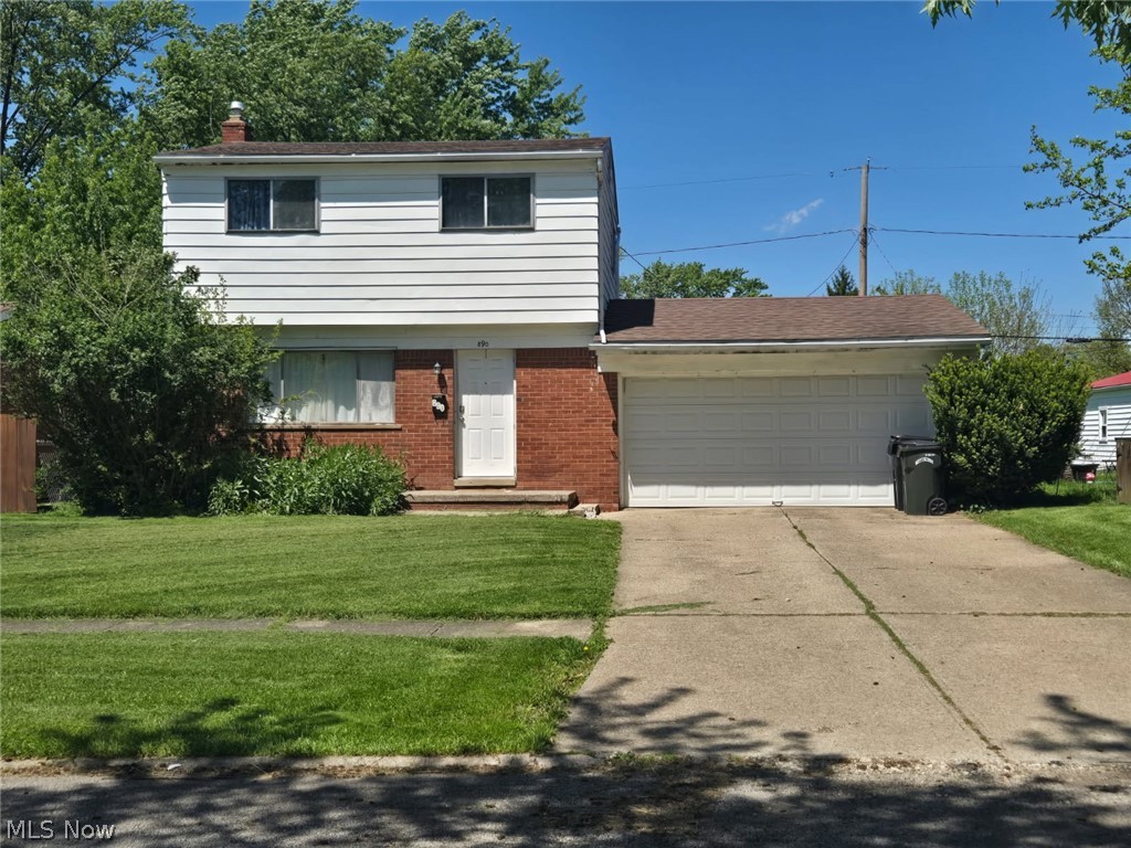 890 Salem Avenue Property Photo 1