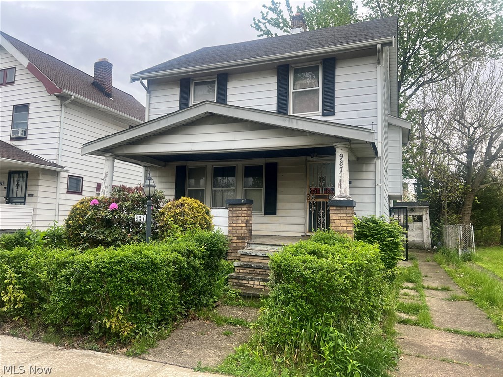 987 E 129th Street Property Photo 1