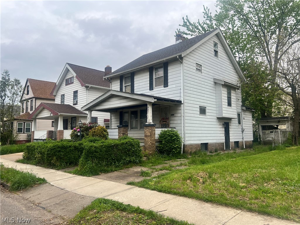 987 E 129th Street Property Photo 2