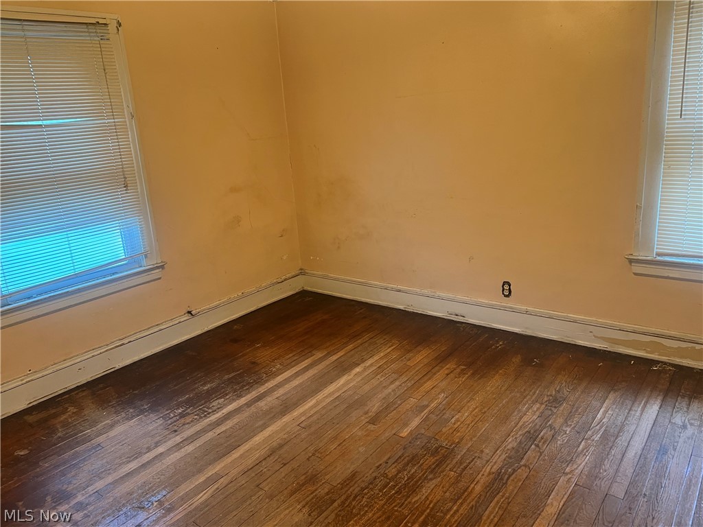 987 E 129th Street Property Photo 7