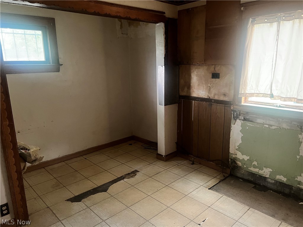 987 E 129th Street Property Photo 10