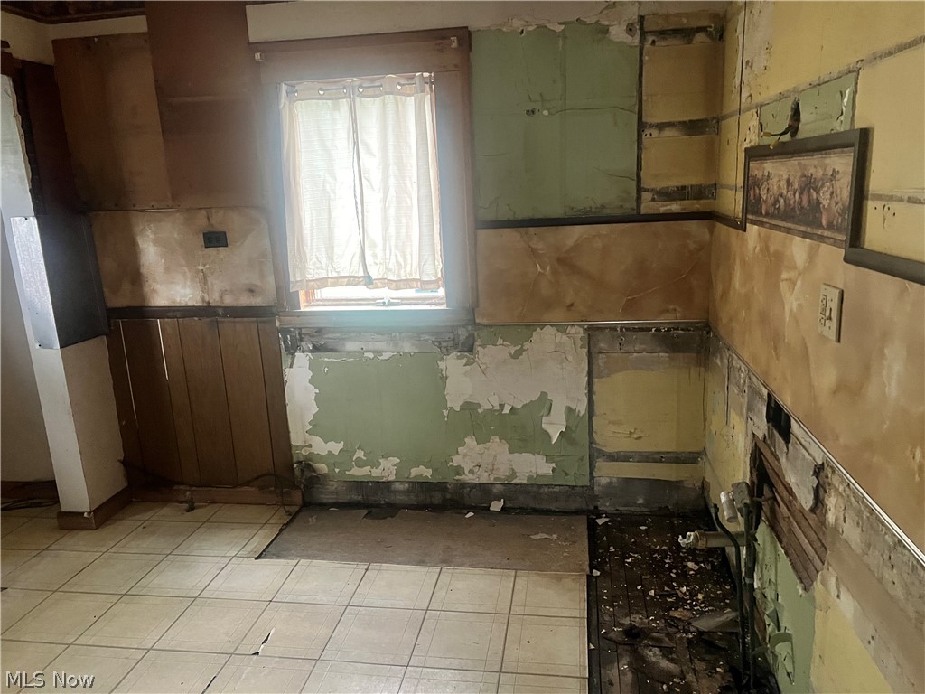 987 E 129th Street Property Photo 11