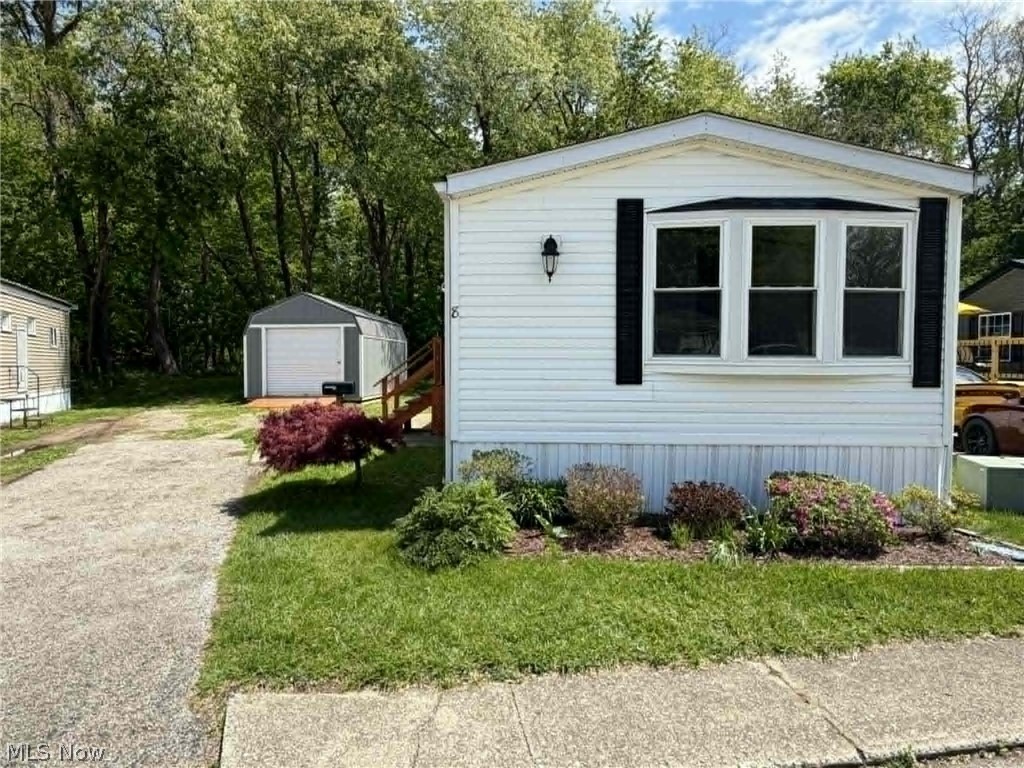 8 Hawaiian Drive Property Photo 1