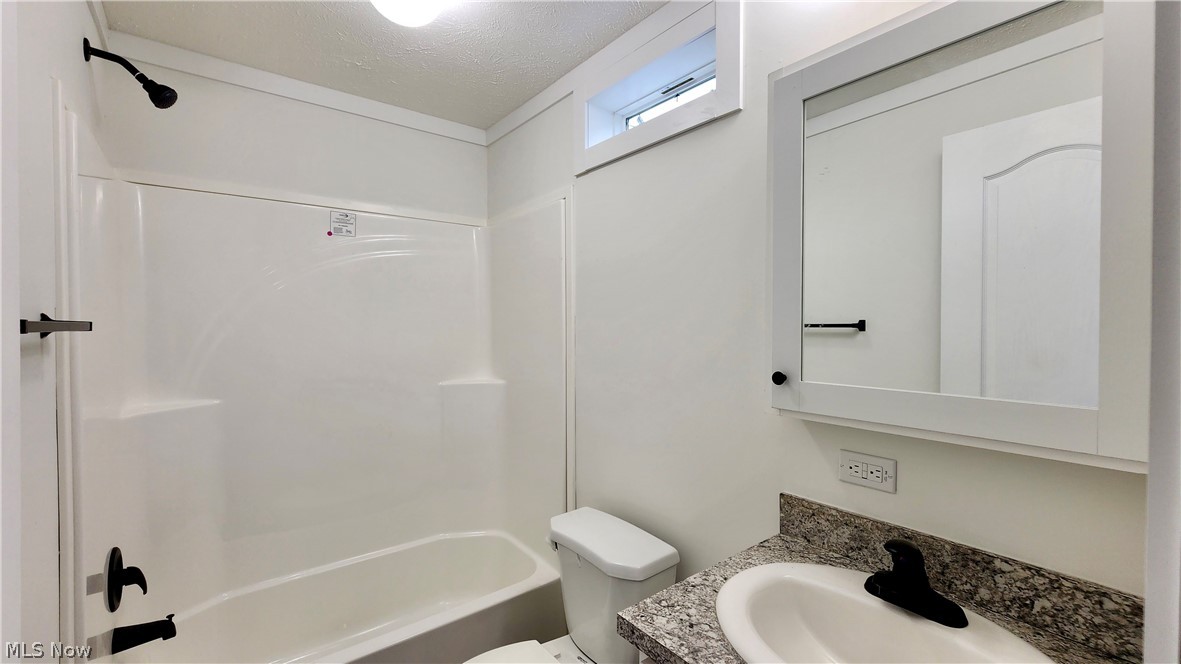 9151 Mentor Avenue A09 Property Photo 9