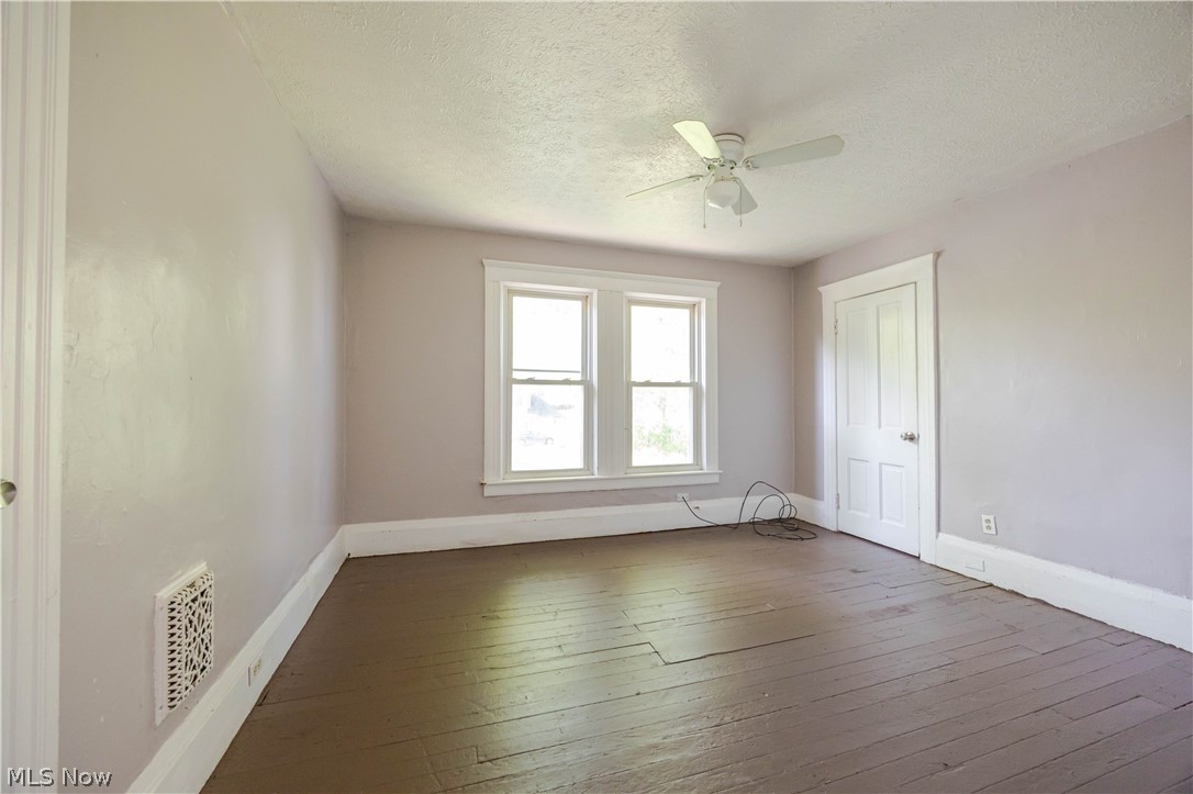 1516 E 86th Street Property Photo 17
