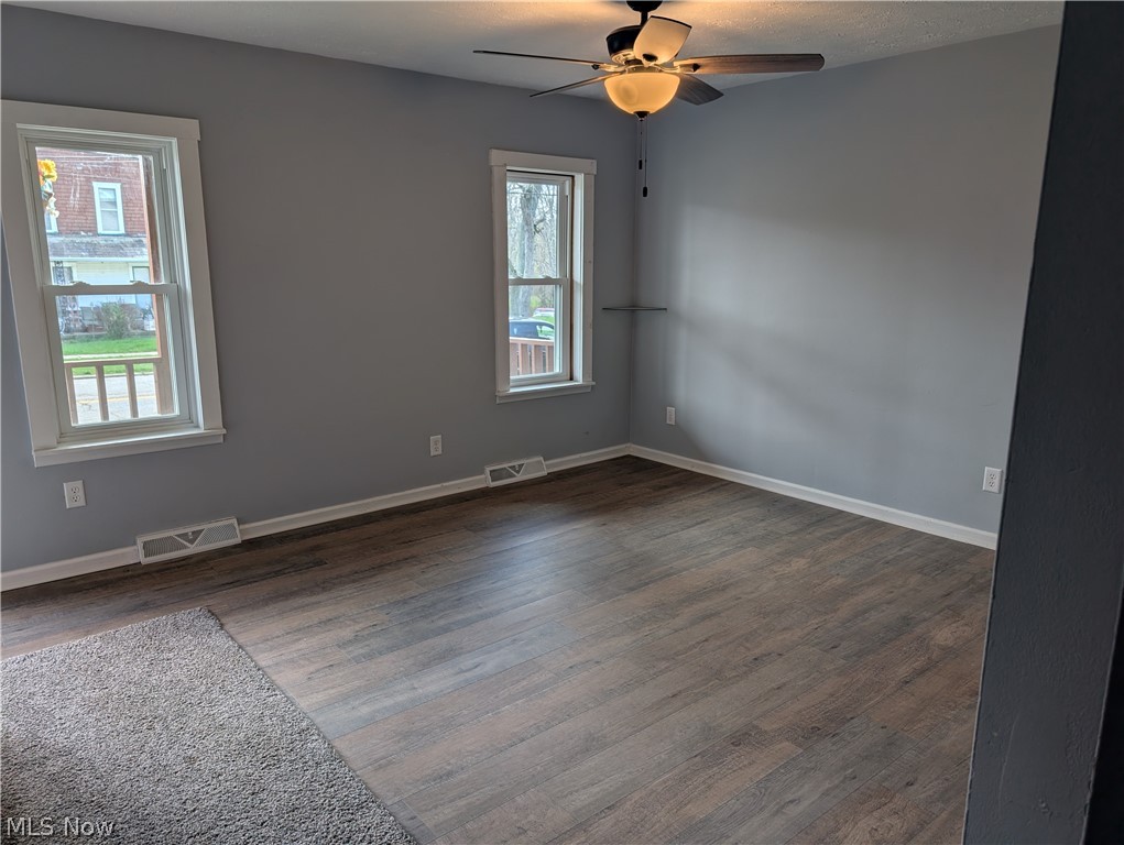 909 E 16th Street Property Photo 5
