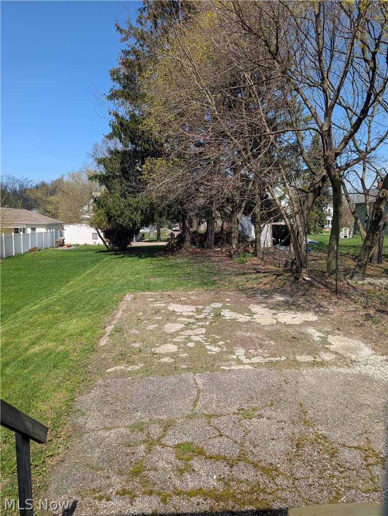 909 E 16th Street Property Photo 14