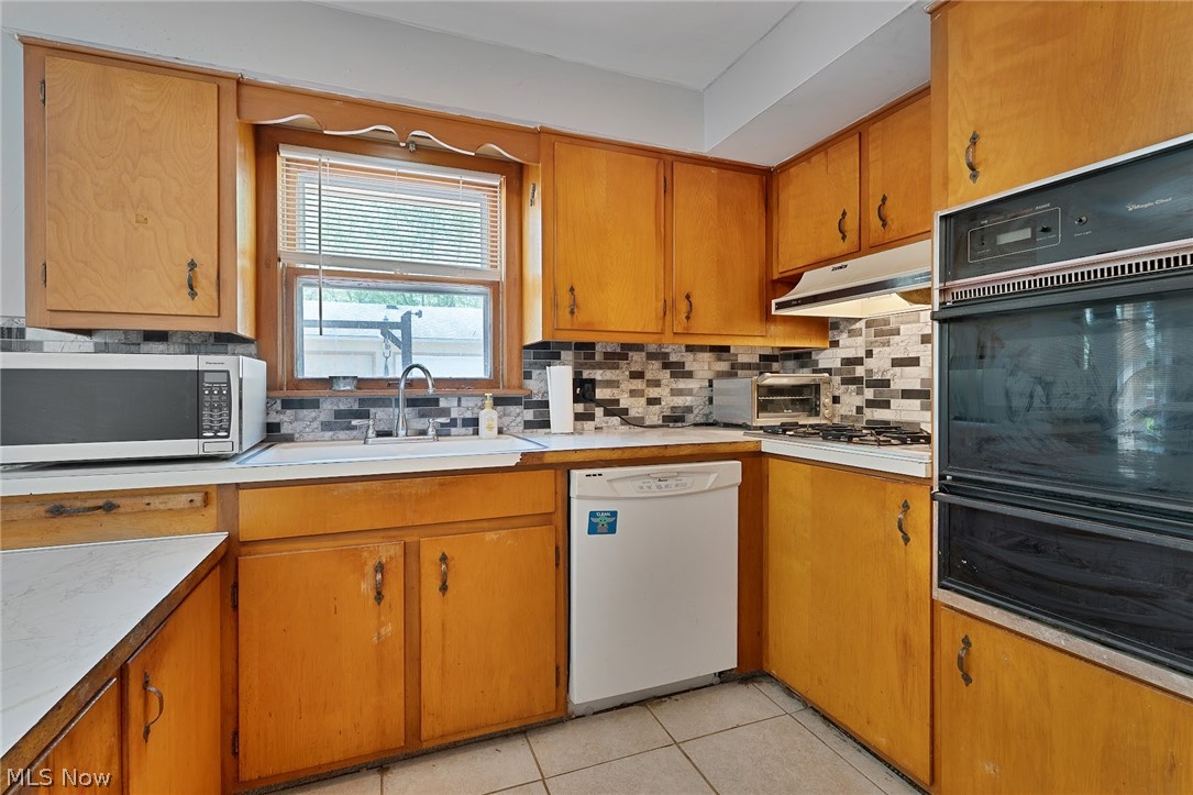 4285 Kerrybrook Drive Property Photo 4