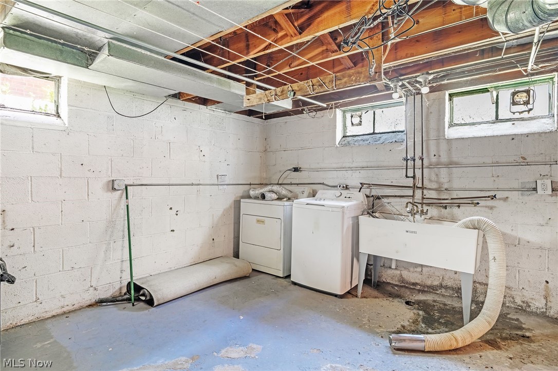 414 E 222nd Street Property Photo 16