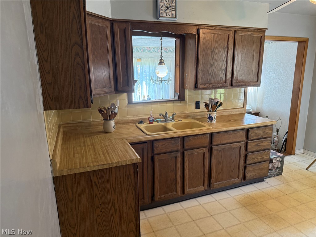 533 Forest Hill Drive Property Photo 3
