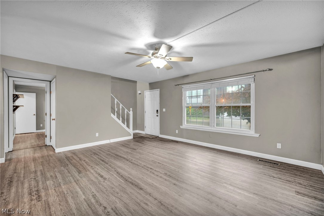 1251 W 70th Street Property Photo 4