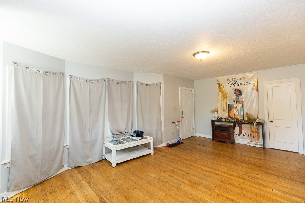 14221 Glenside Road Property Photo 8