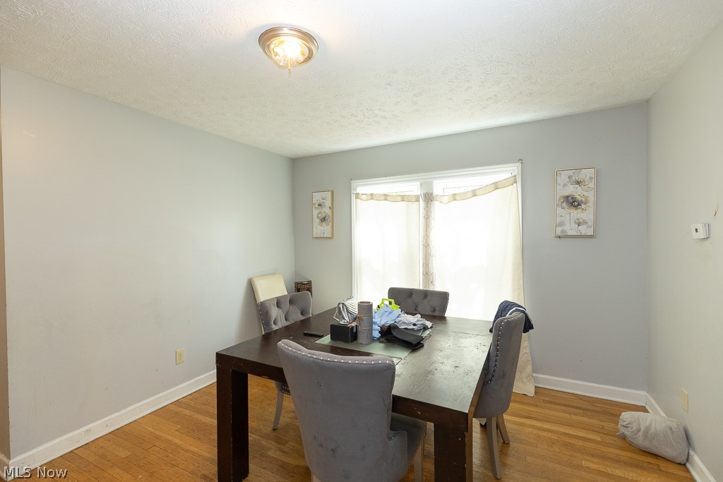 14221 Glenside Road Property Photo 9